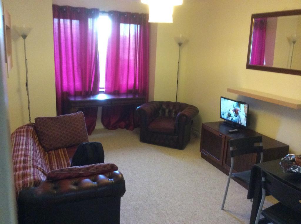 Roslin Place Apartment Aberdeen Room photo